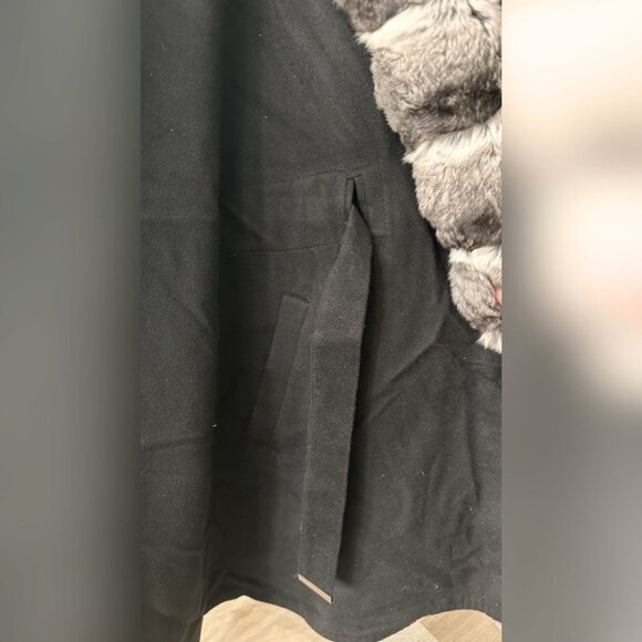 Le Chariot Montreal Original Fur Coat with Matching Leather Gloves - Luxe Winter - Picture 7 of 7